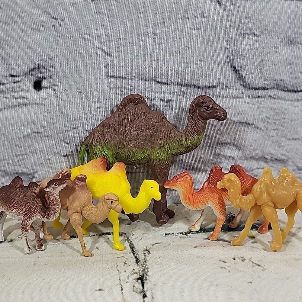 Vintage Animal Figures Camels Lot Of 6 Plastic Molded Desert Nativity